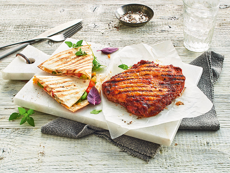 Hähnchen-Schenkel Steaks „Paprika“ mit Quesadillas